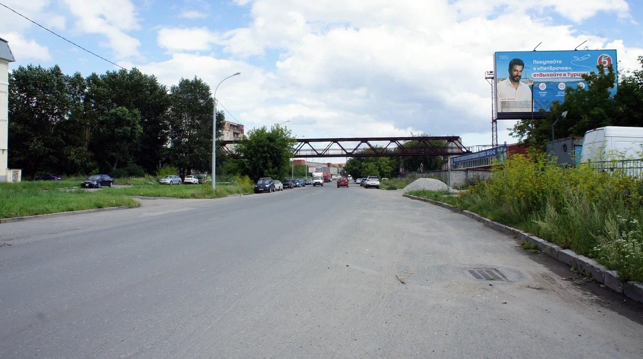 Фотография рекламного носителя, тип: Билборд 3x6, адрес: Миномётчиков ул.29, корп.5 Х Ватутина ул., Екатеринбург, Свердловская область, Россия. Сторона A №1323563