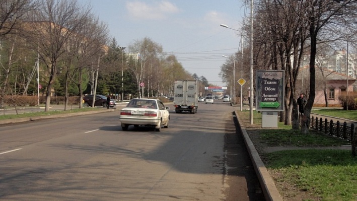 Фотография рекламного носителя, тип: Ситиформат 1.8x1.2, адрес: Ленина ул., д.98, поз.2, Уссурийск, Приморский край, Россия. Сторона A №791460