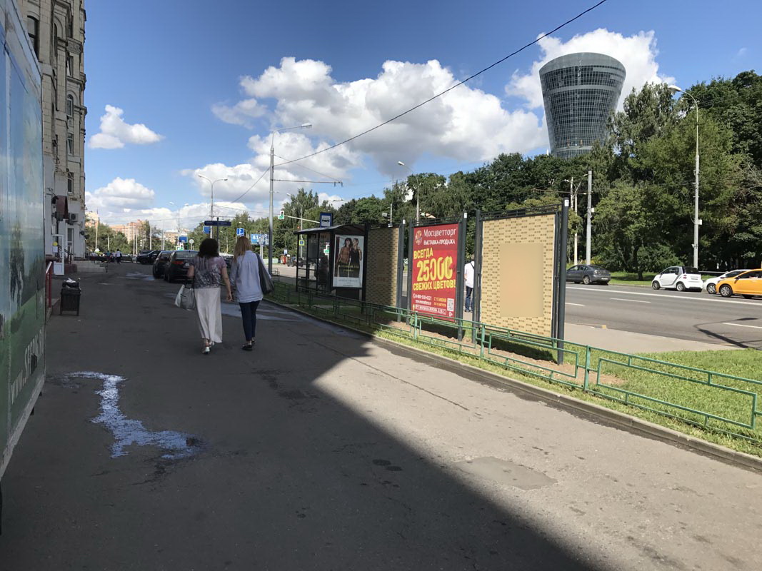 Фотография рекламного носителя, тип: Афиша 1.75x1.8, адрес: Куусинена ул., д.17, поз.2, стенд 1, Москва, Россия. Сторона А2 №865340