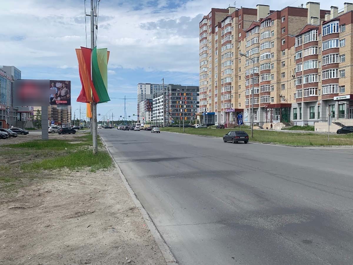 Фотография рекламного носителя, тип: Билборд 3x6, адрес: Игоря Киртбая ул., д.21, Сургут, Ханты-Мансийский автономный округ – Югра, Россия. Сторона Б №440176