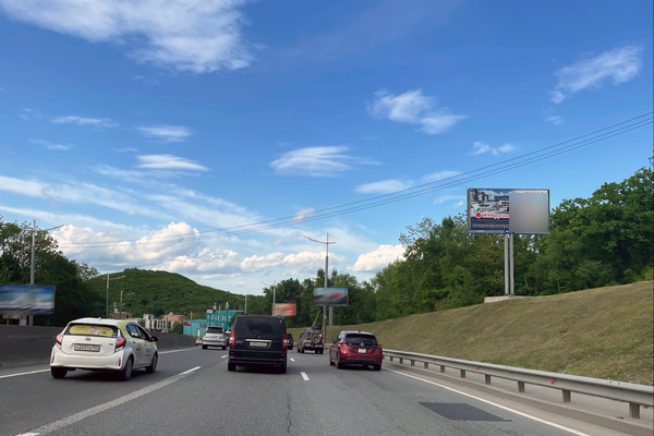Фотография рекламного носителя, тип: Билборд 3x6, адрес: Маковского ул., д.30в Х Мусоргского ул., Владивосток, Приморский край, Россия. Сторона А №539087
