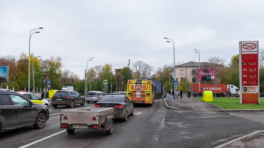 Фотография рекламного носителя, тип: Ситиборд 2.7x3.7, адрес: Локомотивная ул. Х Энгельса ул., Пермь, Пермский край, Россия. Сторона А1-А3 №759110