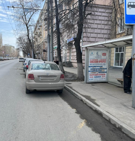 Фотография рекламного носителя, тип: Остановка 1.8x1.2, адрес: Советская ул. Х Вольская ул., м-н Колобок, Саратов, Саратовская область, Россия. Сторона А №586011