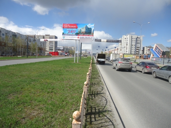 Фотография рекламного носителя, тип: Билборд 3x6, адрес: Мира ул., д.32, поз.2, Сургут, Ханты-Мансийский автономный округ – Югра, Россия. Сторона Б №440180