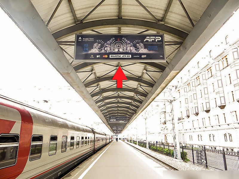 Фотография рекламного носителя, тип: Нестандартный ситиформат, адрес: Невский пр-т., д.85, платформа №7, поз.6, Санкт-Петербург, Россия. Сторона Б №987383