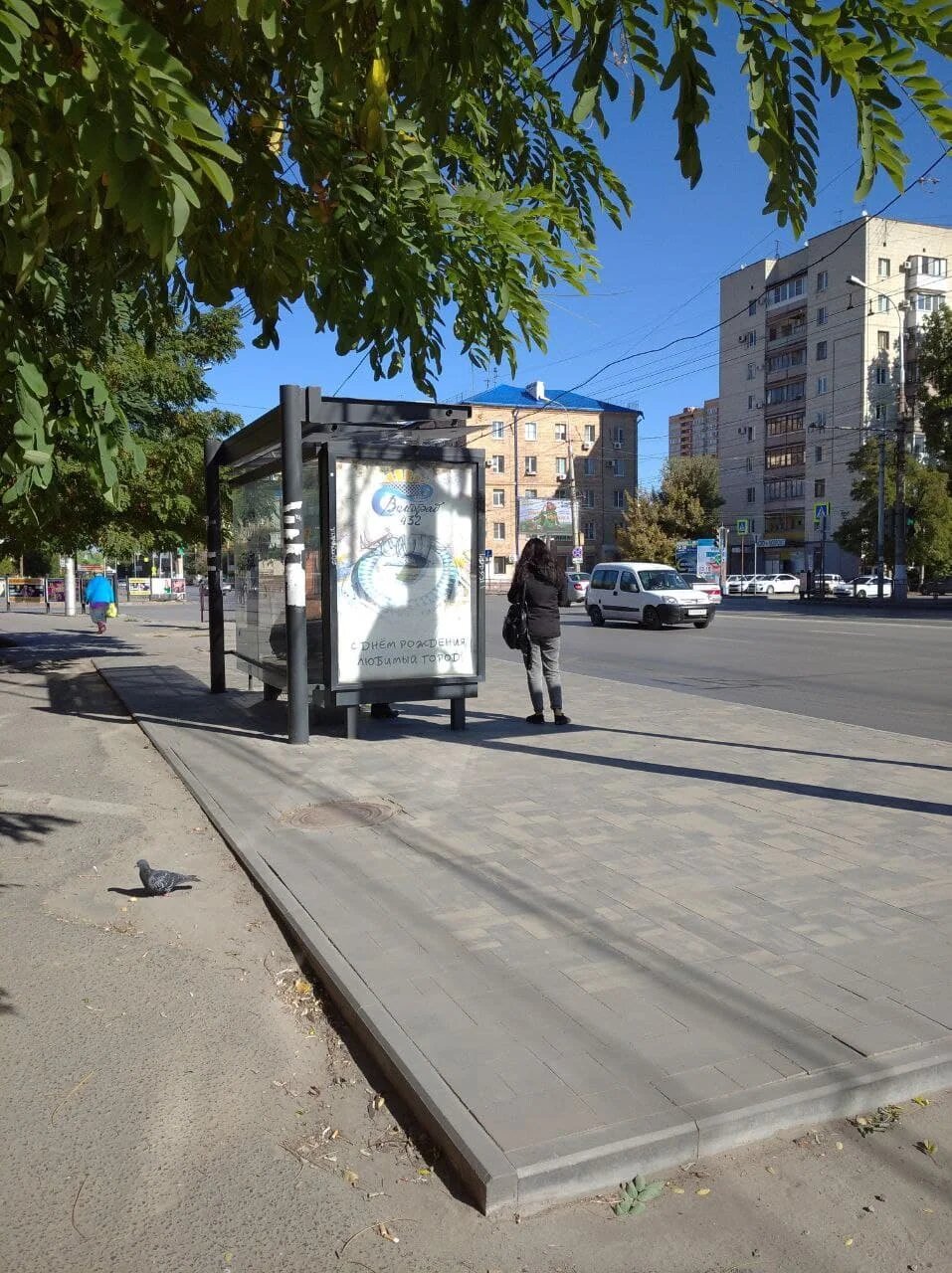 Фотография рекламного носителя, тип: Остановка 1.8x1.2, адрес: Рабоче-Крестьянская ул., ост. "Театр юного зрителя", поз.2, Волгоград, Волгоградская область, Россия. Сторона Б №972460