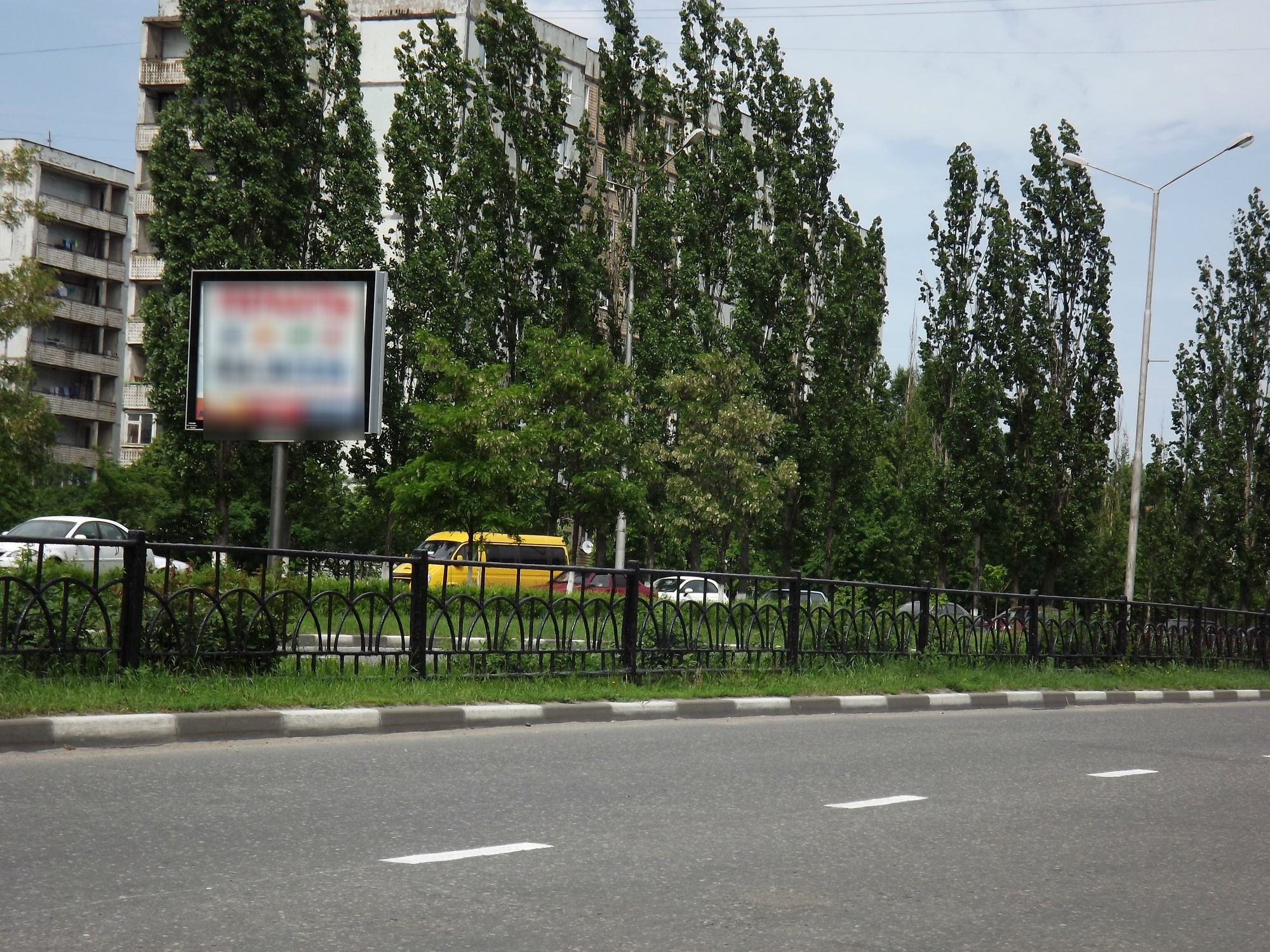 Фотография рекламного носителя, тип: Ситиборд 2.7x3.7, адрес: Прядченко ул., ветклиника Айболит, Старый Оскол, Белгородская область, Россия. Сторона B №566933