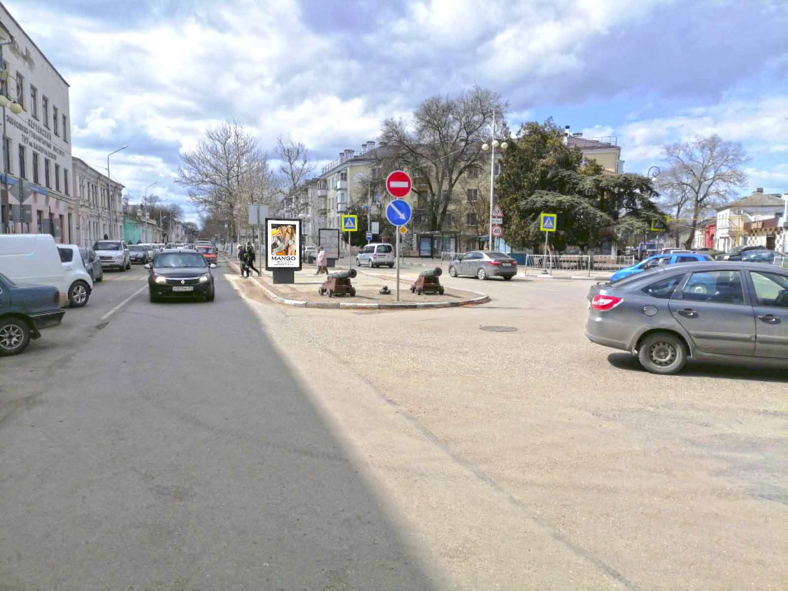 Фотография рекламного носителя, тип: Ситиформат 1.8x1.2, адрес: Пирогова ул., д.16, поз.8, Керчь, Республика Крым, Россия. Сторона A2 №1046910