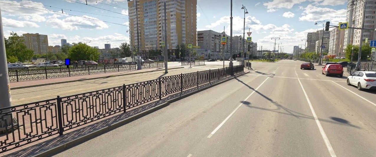 Фотография рекламного носителя, тип: Ситиформат 1.8x1.2, адрес: Татищева ул., д.54 X Токарей ул., Екатеринбург, Свердловская область, Россия. Сторона B №1325506