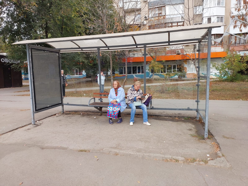 Фотография рекламного носителя, тип: Остановка 1.8x1.2, адрес: Аэродромная ул., д.16А, Дом Молодежи, Самара, Самарская область, Россия. Сторона A1 №1076053