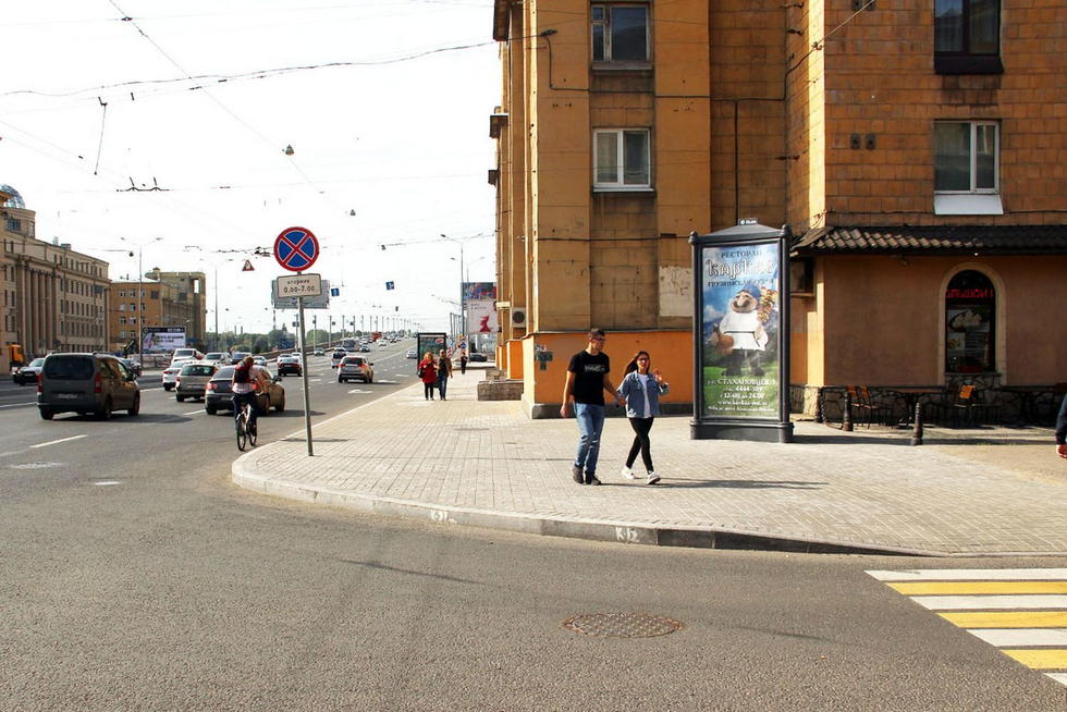 Фотография рекламного носителя, тип: Пиллар 3x1.4, адрес: Заневский пр-т., д.6 Х Стахановцев ул., Санкт-Петербург, Россия. Сторона А №724908