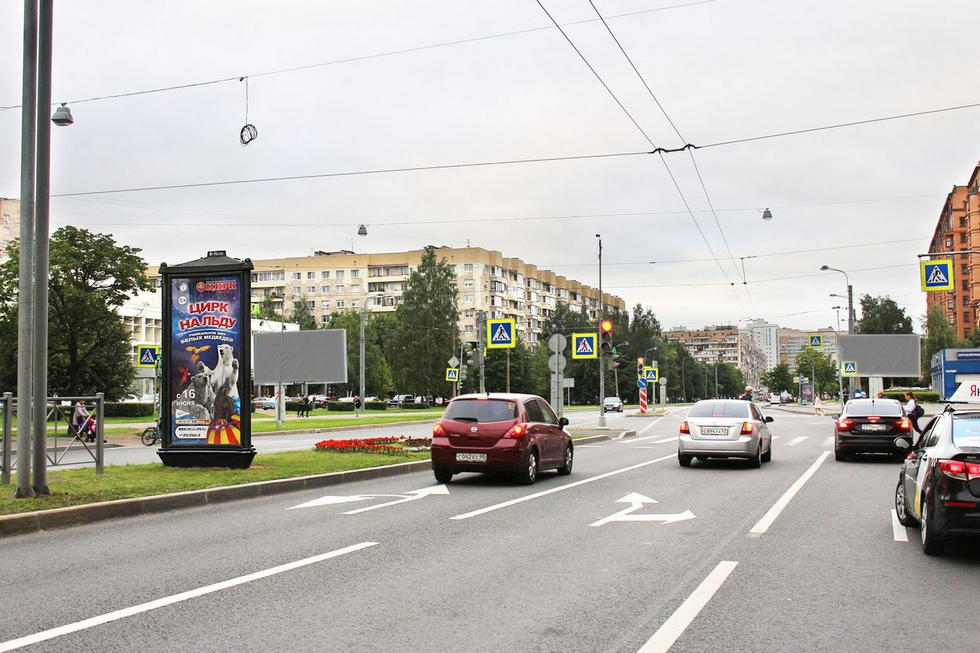 Фотография рекламного носителя, тип: Пиллар 3x1.4, адрес: Нахимова ул., д.11 Х Малый В.О. пр-т., Санкт-Петербург, Россия. Сторона А №706996