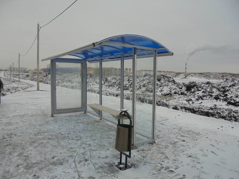 Фотография рекламного носителя, тип: Остановка 1.8x1.2, адрес: Героев Отечества сквер, поз.1, Саратов, Саратовская область, Россия. Сторона А №747386