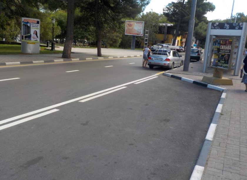 Фотография рекламного носителя, тип: Нестандартный ситиформат, адрес: Советов ул., ост. к/т Смена, Новороссийск, Краснодарский край, Россия. Сторона А №587817