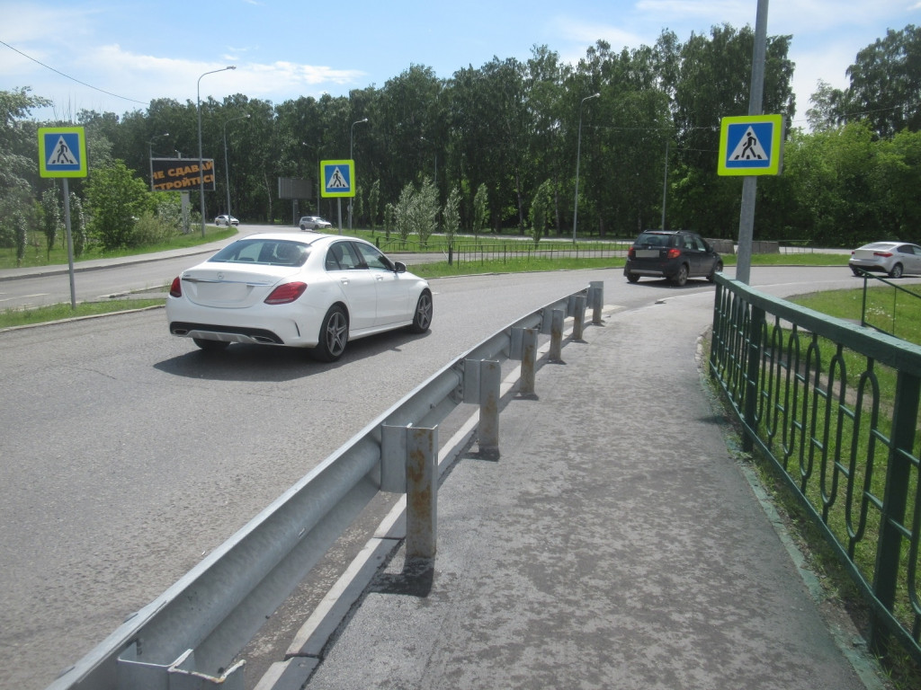 Фотография рекламного носителя, тип: Билборд 3x6, адрес: 50 лет ВЛКСМ ул. Х Мельникайте ул., Тюмень, Тюменская область, Россия. Сторона Б №564842