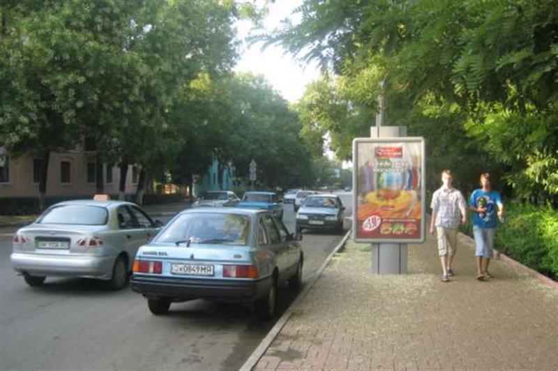 Фотография рекламного носителя, тип: Ситиформат 1.8x1.2, адрес: Федько ул., ост. Динамо, Феодосия, Республика Крым, Россия. Сторона A №537663