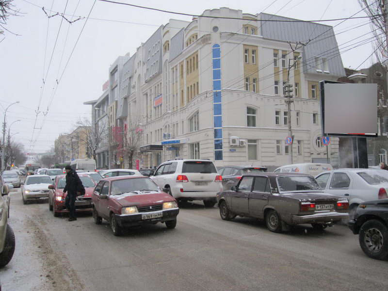 Фотография рекламного носителя, тип: Ситиборд 2.7x3.7, адрес: Чапаева ул. Х Шевченко ул., Саратов, Саратовская область, Россия. Сторона A1-A5 №418399