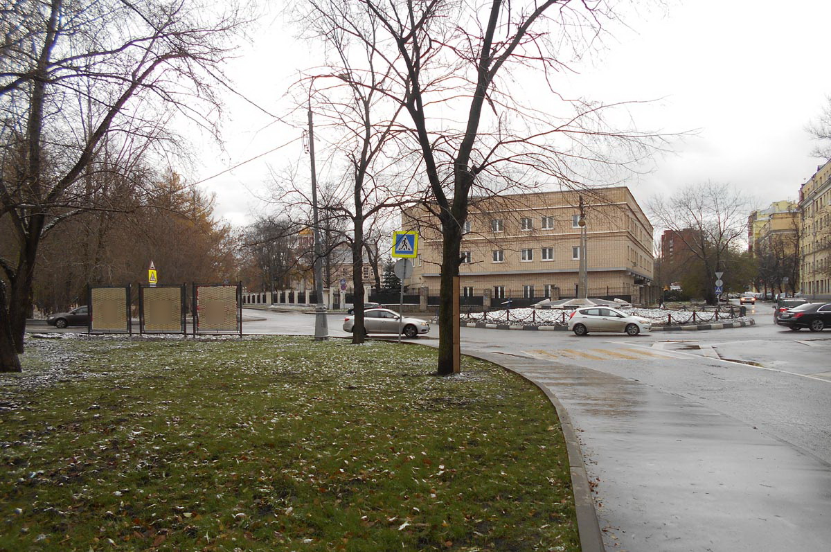 Фотография рекламного носителя, тип: Афиша 1.75x1.8, адрес: Петровско-Разумовская аллея, д.24, стенд 1, Москва, Россия. Сторона А2 №865905