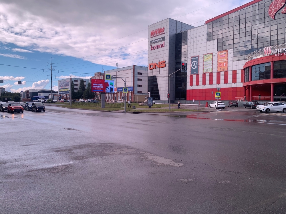 Фотография рекламного носителя, тип: Билборд 3x6, адрес: Профсоюзов ул., д.11, Сургут, Ханты-Мансийский автономный округ – Югра, Россия. Сторона А1-А10 №440195