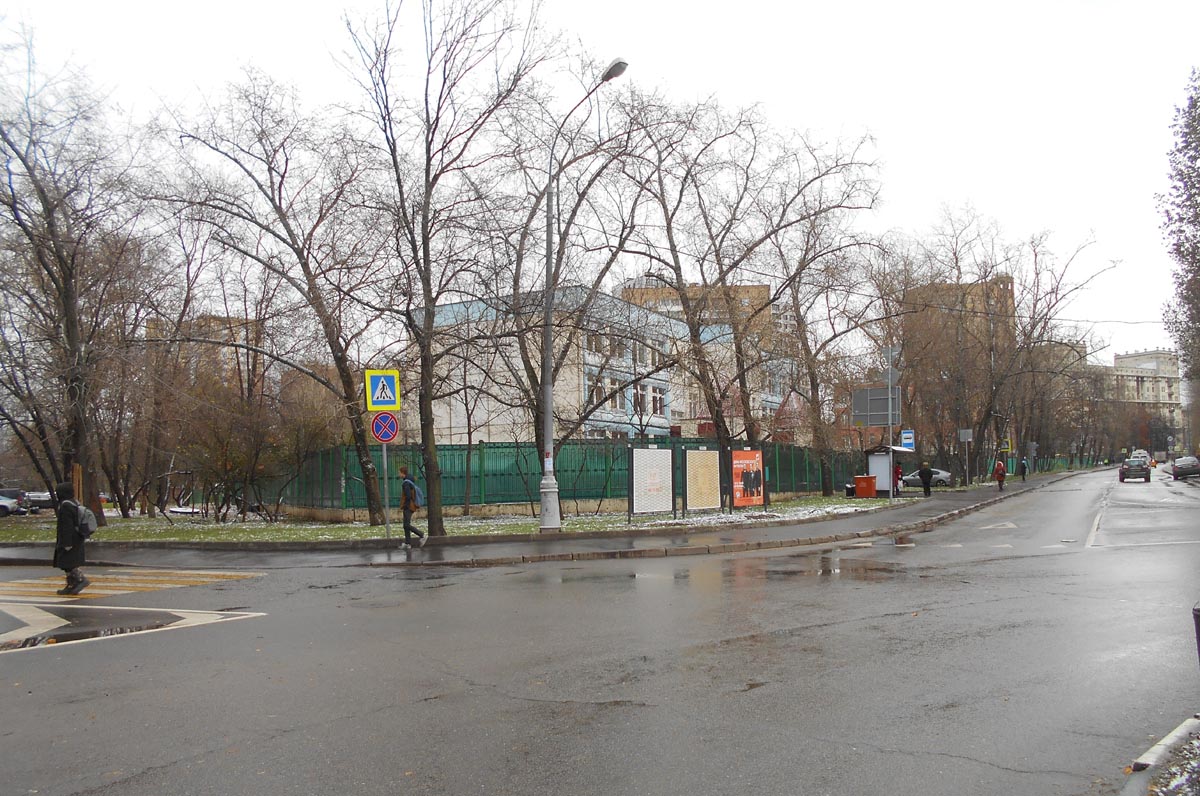 Фотография рекламного носителя, тип: Афиша 1.75x1.8, адрес: Петровско-Разумовская аллея, д.24, стенд 1, Москва, Россия. Сторона А1 №865904