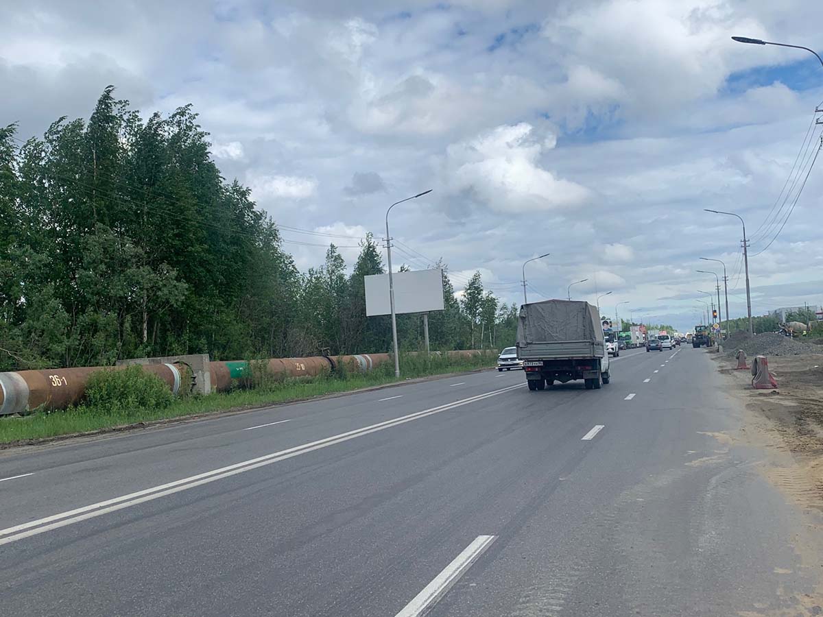 Фотография рекламного носителя, тип: Билборд 3x6, адрес: Нефтеюганское ш., д.38, Сургут, Ханты-Мансийский автономный округ – Югра, Россия. Сторона Б №440330