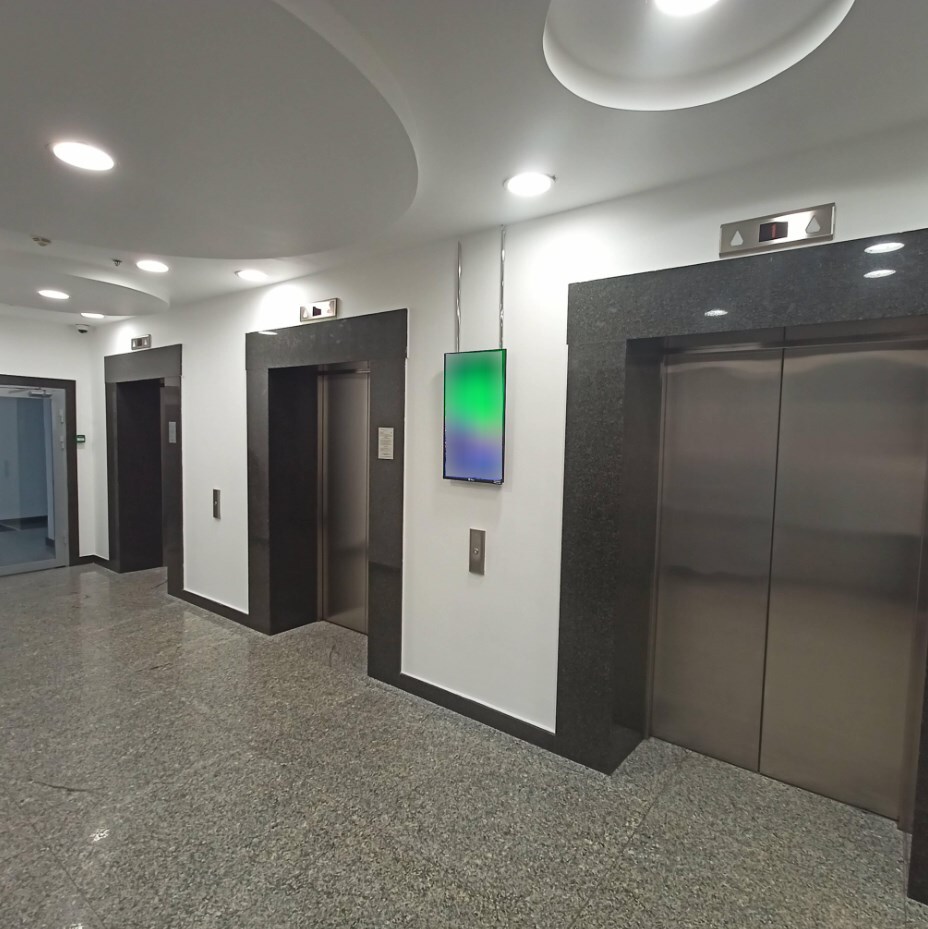 Фотография рекламного носителя, тип: Видеоэкран, адрес: Бизнес-центр «Монарх», Ленинградский пр-т., д.31а, стр.1, Москва, Россия. Сторона/вариант A1-A10 №1012726