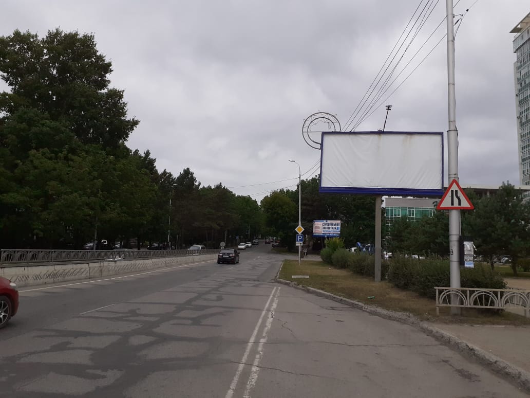 Фотография рекламного носителя, тип: Билборд 3x6, адрес: Дикопольцева ул., д.12, Хабаровск, Хабаровский край, Россия. Сторона А №971336