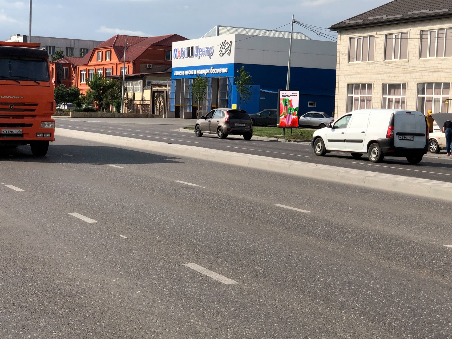 Фотография рекламного носителя, тип: Ситиформат 1.8x1.2, адрес: Жуковского ул., поз.7, Грозный, Республика Чечня, Россия. Сторона А №1084410