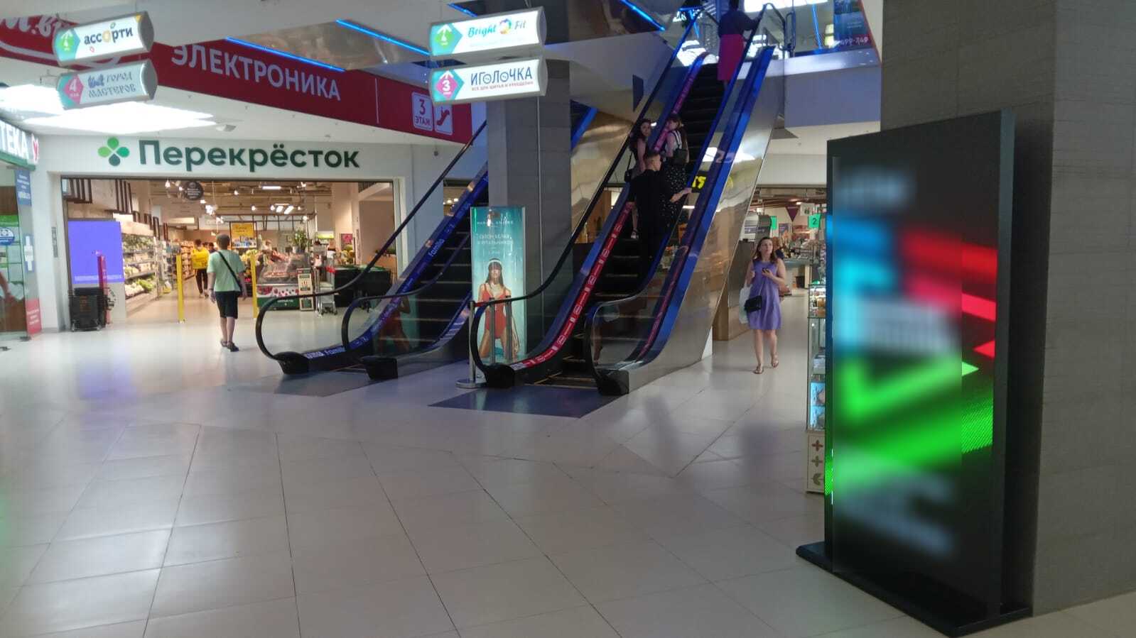 Фотография рекламного носителя, тип: Видеоэкран, адрес: Торговый центр «Магеллан», 50 лет Октября ул., д.14, Тюмень, Тюменская область, Россия. Сторона/вариант №1088963