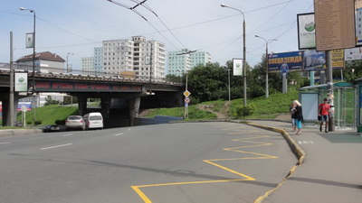 Фотография рекламного носителя, тип: Остановка 1.8x1.2, адрес: Красного Знамени пр-т., д.66, Владивосток, Приморский край, Россия. Сторона A №460659