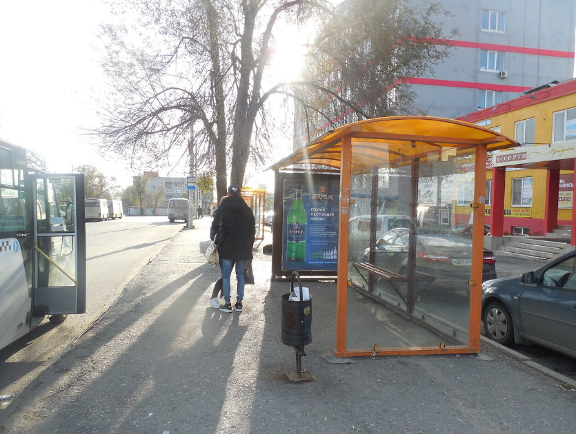 Фотография рекламного носителя, тип: Остановка 1.8x1.2, адрес: Малиновского ул., ост. СовР "ГПЗ-10" конечная, поз.2, Ростов-на-Дону, Ростовская область, Россия. Сторона А №622173