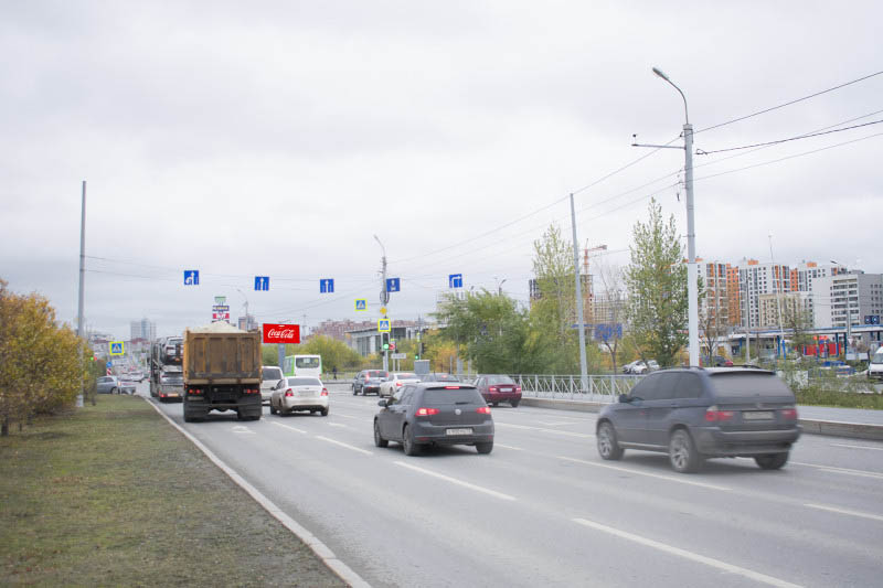 Фотография рекламного носителя, тип: Билборд 3x6, адрес: Алебашевская ул. Х Газовиков ул., Тюмень, Тюменская область, Россия. Сторона B1-B3 №944865