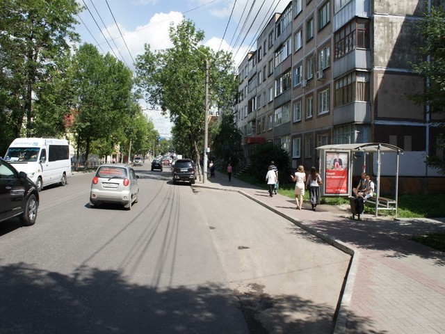 Фотография рекламного носителя, тип: Остановка 1.8x1.2, адрес: Луначарского ул., д.13, Калуга, Калужская область, Россия. Сторона А1-A5 №622745