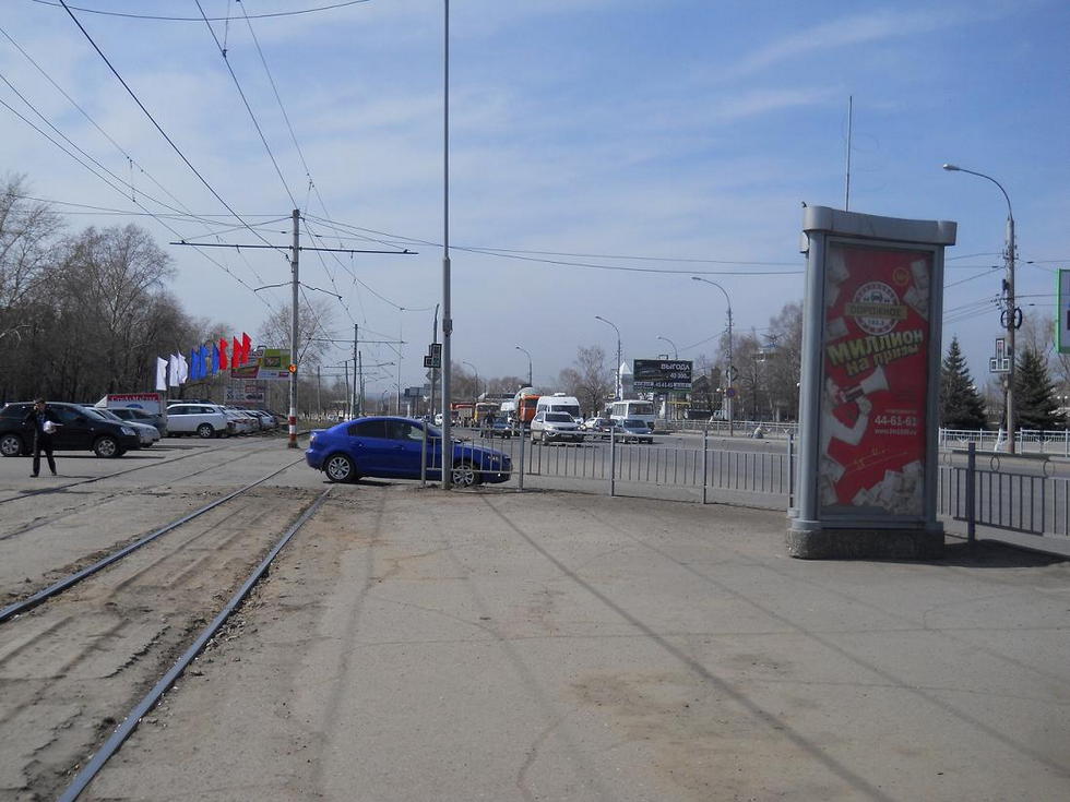 Фотография рекламного носителя, тип: Пиллар 3x1.4, адрес: Московское ш., д.45, Ульяновск, Ульяновская область, Россия. Сторона А2 №1027685