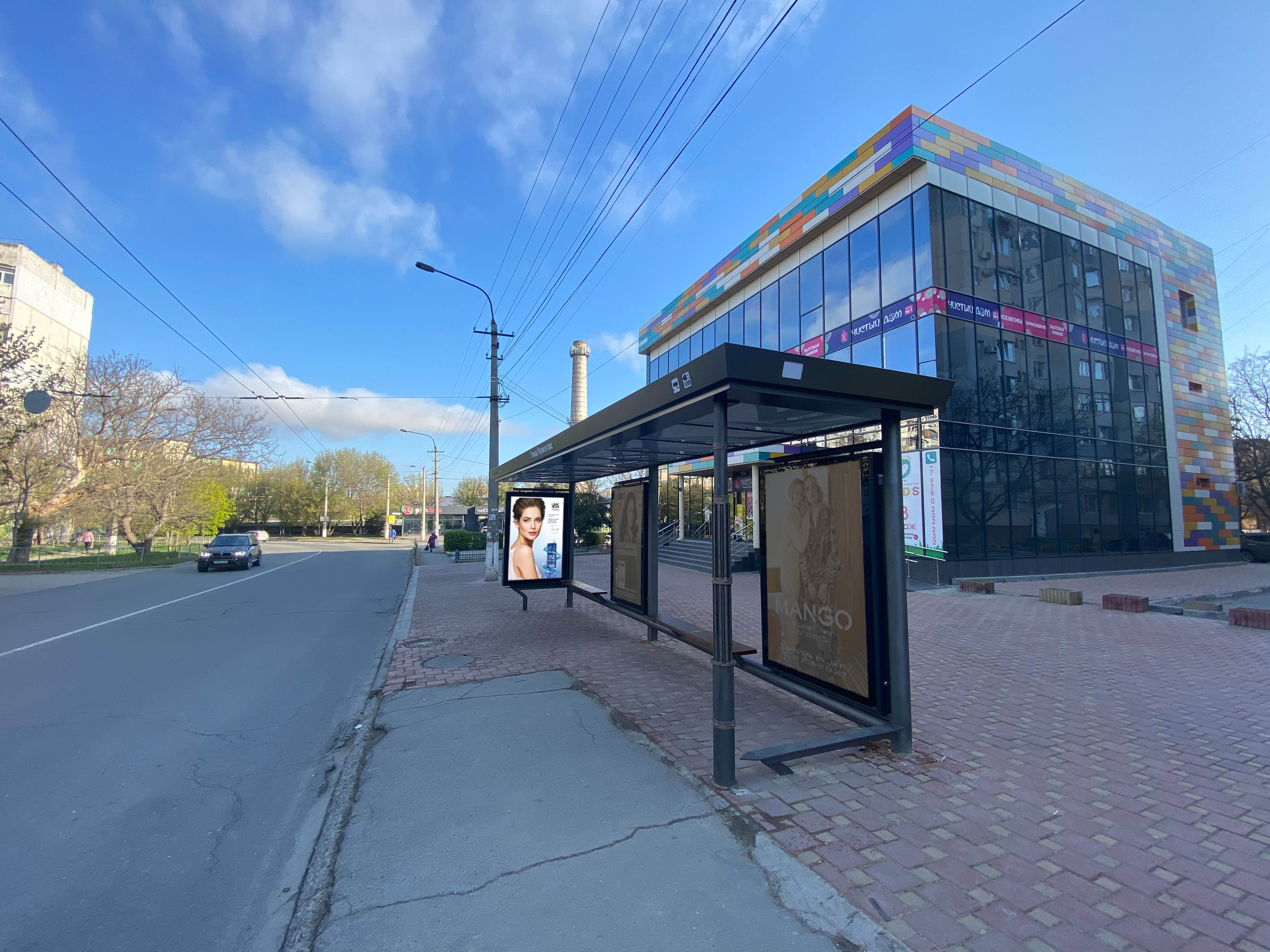 Фотография рекламного носителя, тип: Остановка 1.8x1.2, адрес: Лермонтова ул., д.17, Симферополь, Республика Крым, Россия. Сторона A1 №824305