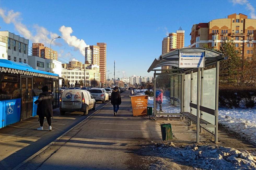 Фотография рекламного носителя, тип: Остановка 1.8x1.2, адрес: Родионовская ул., д.7, поз.2, Москва, Россия. Сторона А №1000756