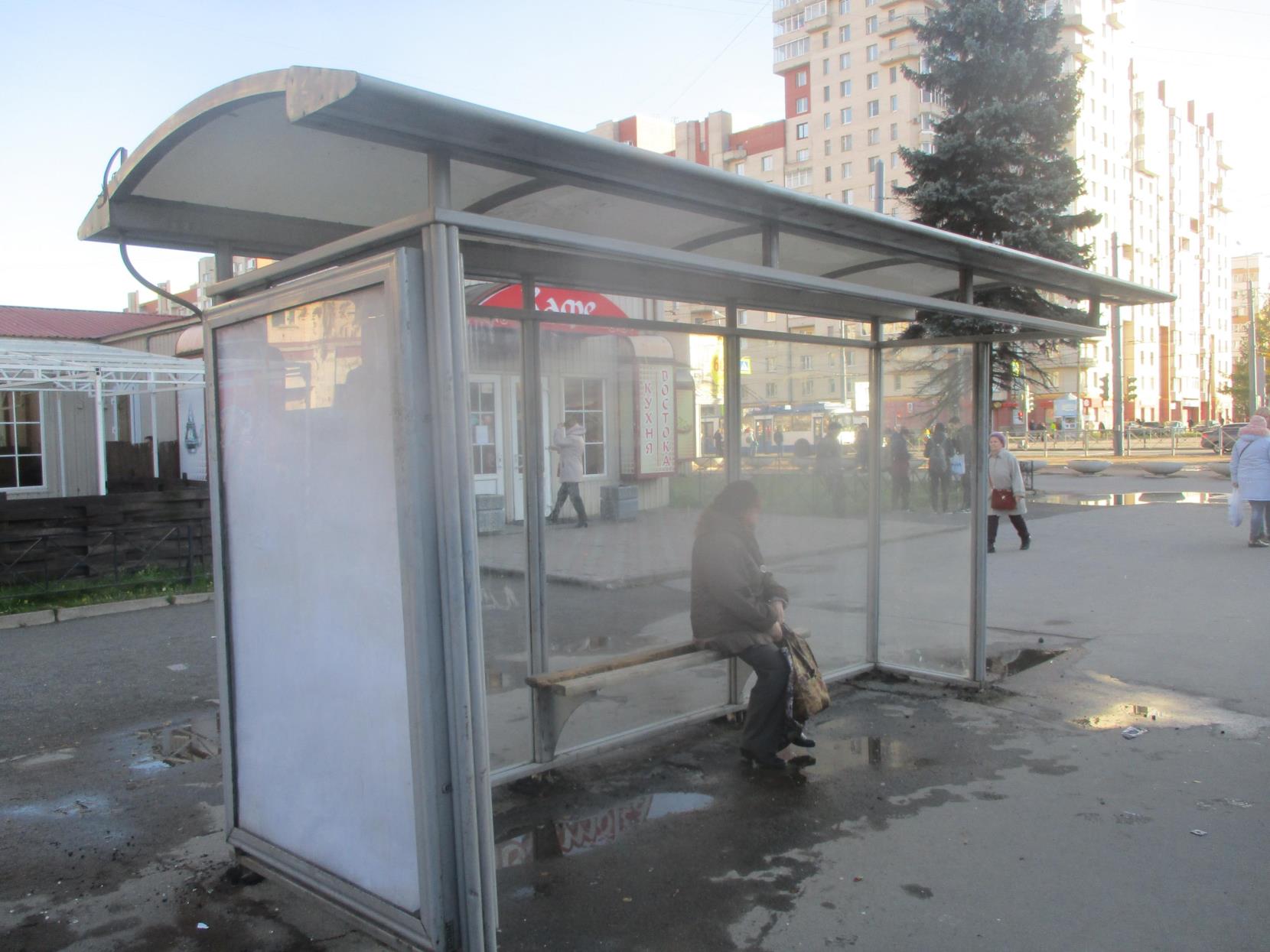 Фотография рекламного носителя, тип: Остановка 1.8x1.2, адрес: П. Германа ул., д.14 Х Ветеранов пр-т., Санкт-Петербург, Россия. Сторона Б №811592