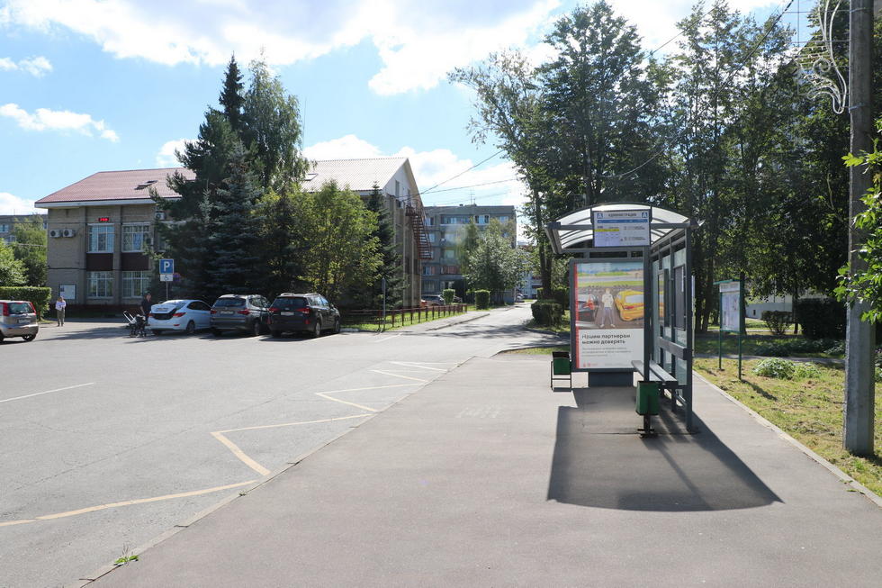 Фотография рекламного носителя, тип: Остановка 1.8x1.2, адрес: Вороново с., ост. Административный корпус, кольцо, Москва, Россия. Сторона А №1011474