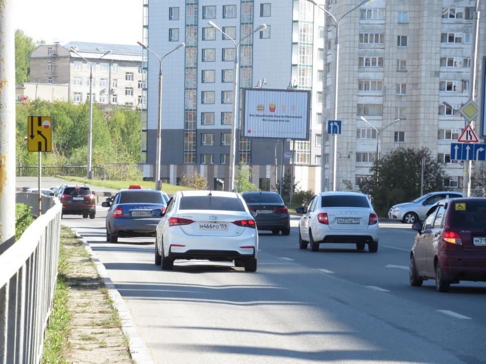 Фотография рекламного носителя, тип: Ситиборд 2.7x3.7, адрес: Революции ул., д.4, Пермь, Пермский край, Россия. Сторона A1-A3 №755863