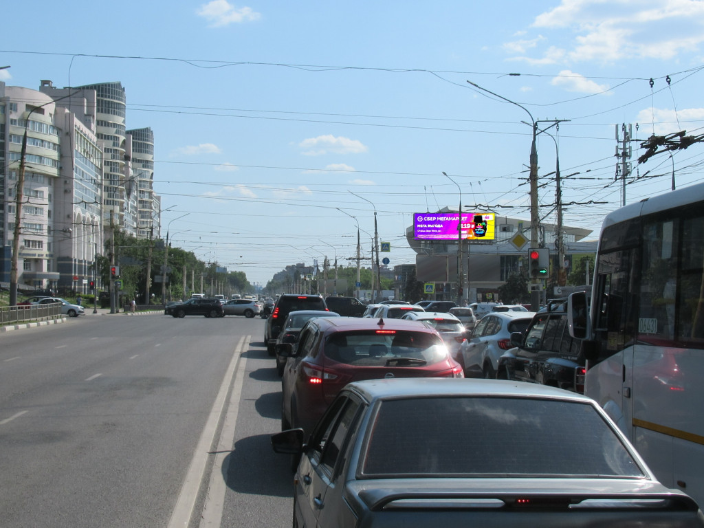Фотография рекламного носителя, тип: Суперсайт 4x12, адрес: Ленинский пр-т., д.95б Х Брусилова ул., Воронеж, Воронежская область, Россия. Сторона А12 №950754