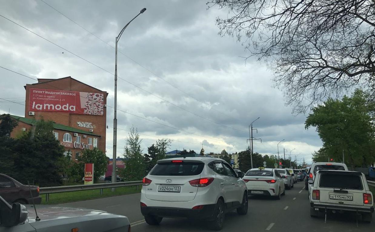 Фотография рекламного носителя, тип: Нестандартный билборд, адрес: Коммунистическая ул. Х Плеханова ул., Ейск, Краснодарский край, Россия. Сторона A №1006761