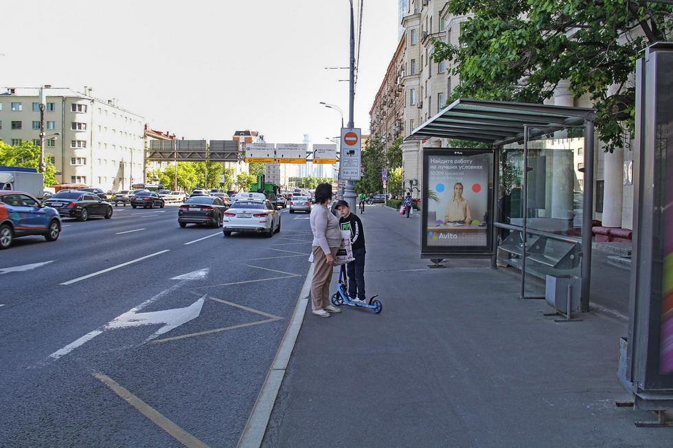 Фотография рекламного носителя, тип: Остановка 1.8x1.2, адрес: Беговая ул., д.11, поз.2, Москва, Россия. Сторона А №335526