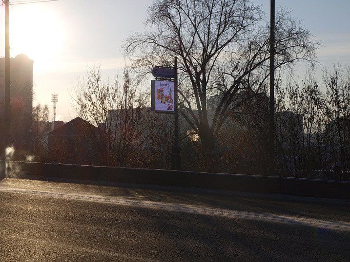 Фотография рекламного носителя, тип: Панель-кронштейн, адрес: Вейнбаума ул., 90м от перекрестка по ул. Брянской, Красноярск, Красноярский край, Россия. Сторона А №549475