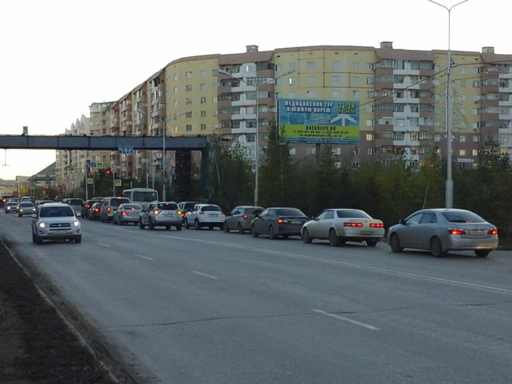Фотография рекламного носителя, тип: Билборд 3x6, адрес: Пояркова ул., ТЦ Дельта, Якутск, Республика Саха (Якутия), Россия. Сторона А №1094935