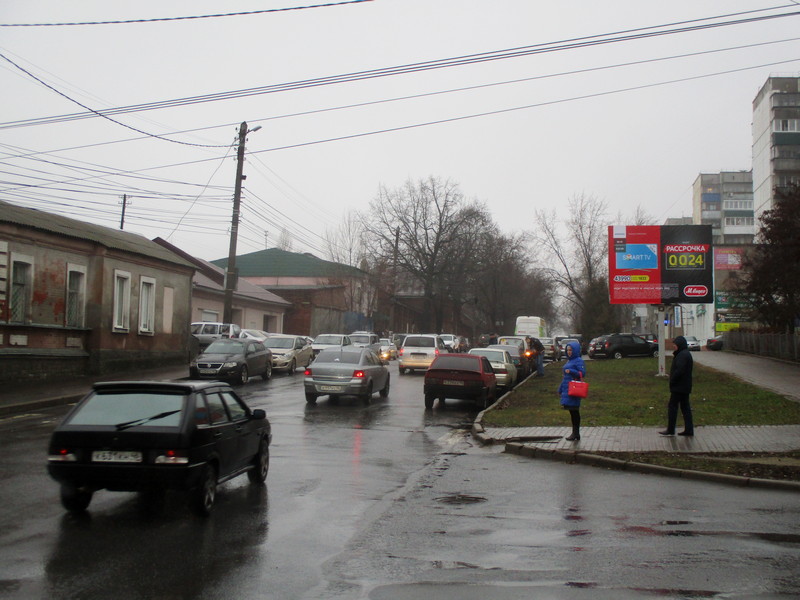 Фотография рекламного носителя, тип: Ситиборд 2.7x3.7, адрес: Садовая ул., д.23 Х Димитрова ул., д.37Б, Курск, Курская область, Россия. Сторона А №588140