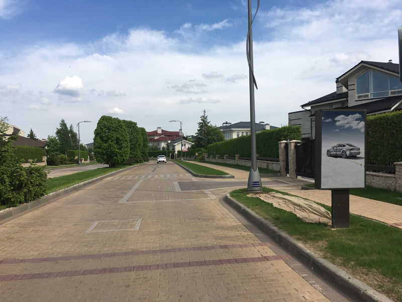 Фотография рекламного носителя, тип: Нестандартный ситиформат, адрес: Новорижское ш., "Миллениум парк" пос., поз.3, Московская область, Россия. Сторона А №832059