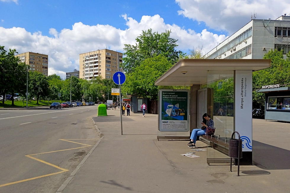 Фотография рекламного носителя, тип: Остановка 1.8x1.2, адрес: Электролитный пр-зд., ост. "метро "Нагорная", поз.1, Москва, Россия. Сторона А №936549