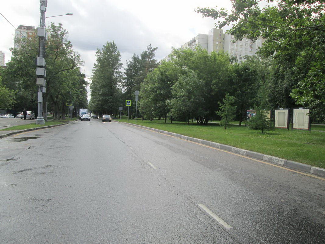 Фотография рекламного носителя, тип: Афиша 1.75x1.8, адрес: Новочеремушкинская ул., к/т "Тбилиси", н-в, стенд 1, Москва, Россия. Сторона А1 №865844