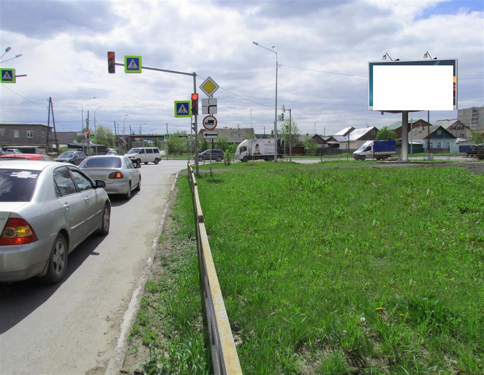 Фотография рекламного носителя, тип: Билборд 3x6, адрес: Юности ул., д.26 Х Алтайская ул., д.41, Нижний Тагил, Свердловская область, Россия. Сторона A1-A3 №631836