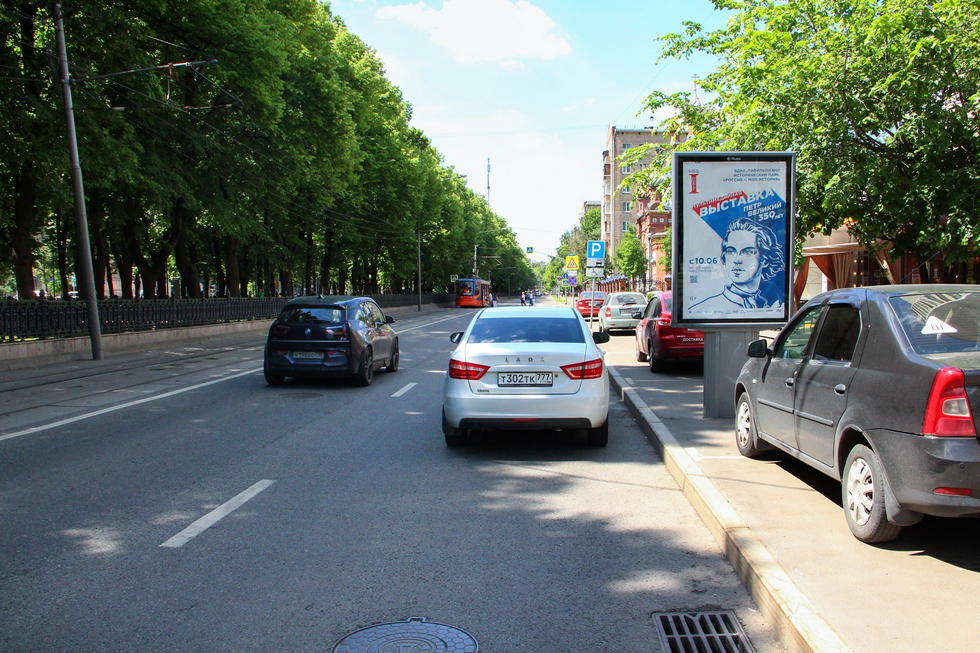 Фотография рекламного носителя, тип: Ситиформат 1.8x1.2, адрес: Серпуховской Вал ул., д.14, Москва, Россия. Сторона А №557679